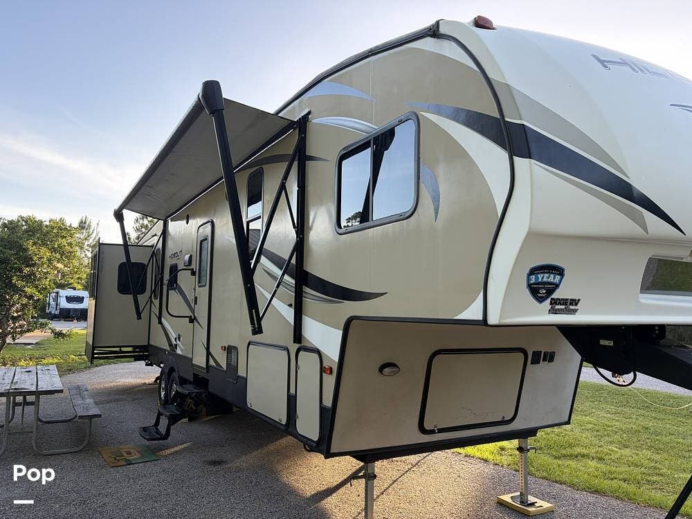 Used 2018 Keystone Hideout 315RDTS available in Northport, Alabama