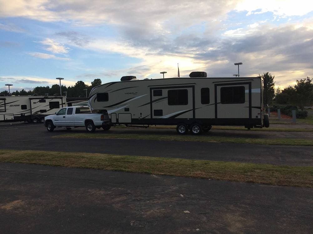 2018 Keystone Hideout 315RDTS - Used Fifth Wheel For Sale by Pop RVs in Northport, Alabama features Air Conditioning, Slideout, Awning