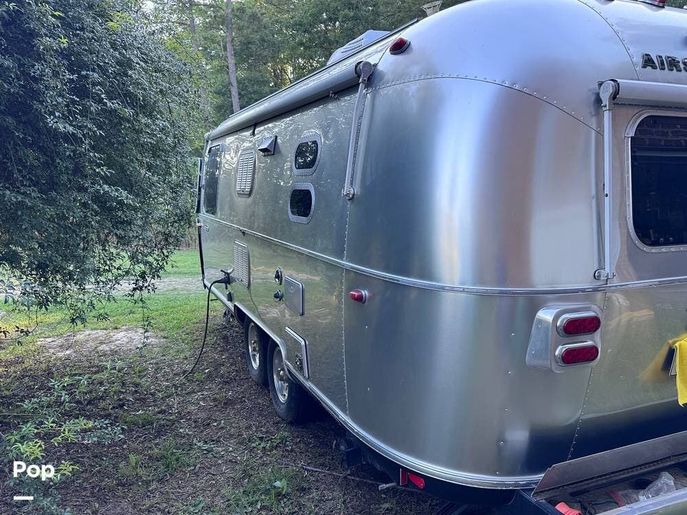 Used 2017 Airstream International Signature 23FB available in Gloucester, Virginia