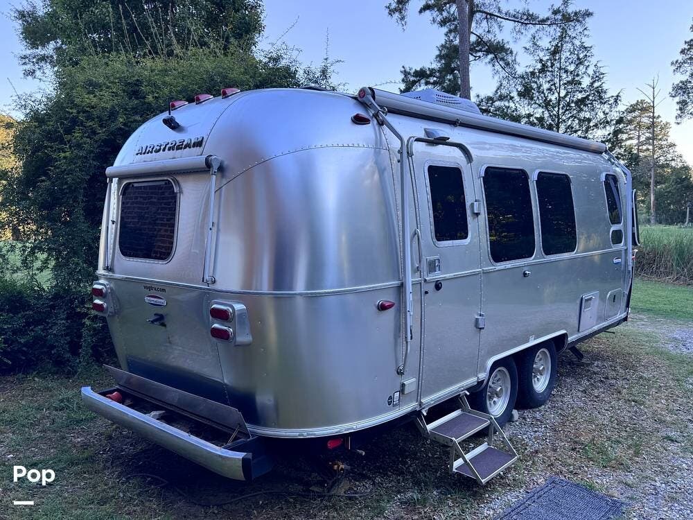 2017 Airstream International Signature 23FB - Used Travel Trailer For Sale by Pop RVs in Gloucester, Virginia features Awning, Air Conditioning, Leveling Jacks