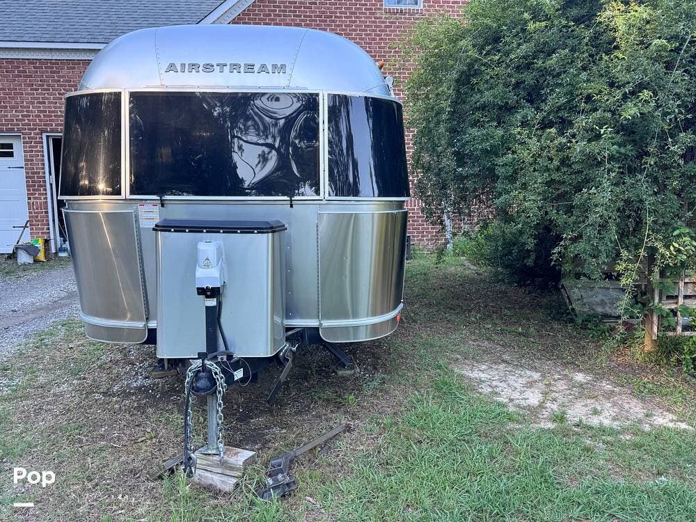 2017 International Signature 23FB by Airstream from Pop RVs in Gloucester, Virginia
