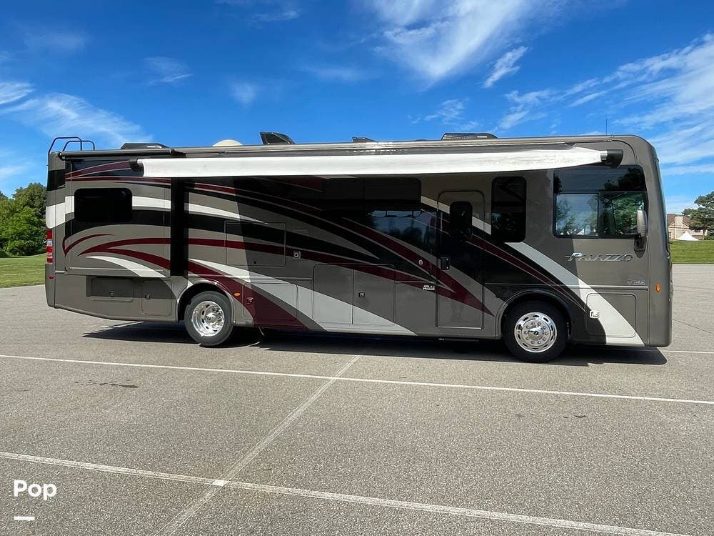 2019 Thor Motor Coach Palazzo 33.2 - Used Diesel Pusher For Sale by Pop RVs in Shelby Township, Michigan features Awning, Generator, Slideout, Leveling Jacks, Air Conditioning