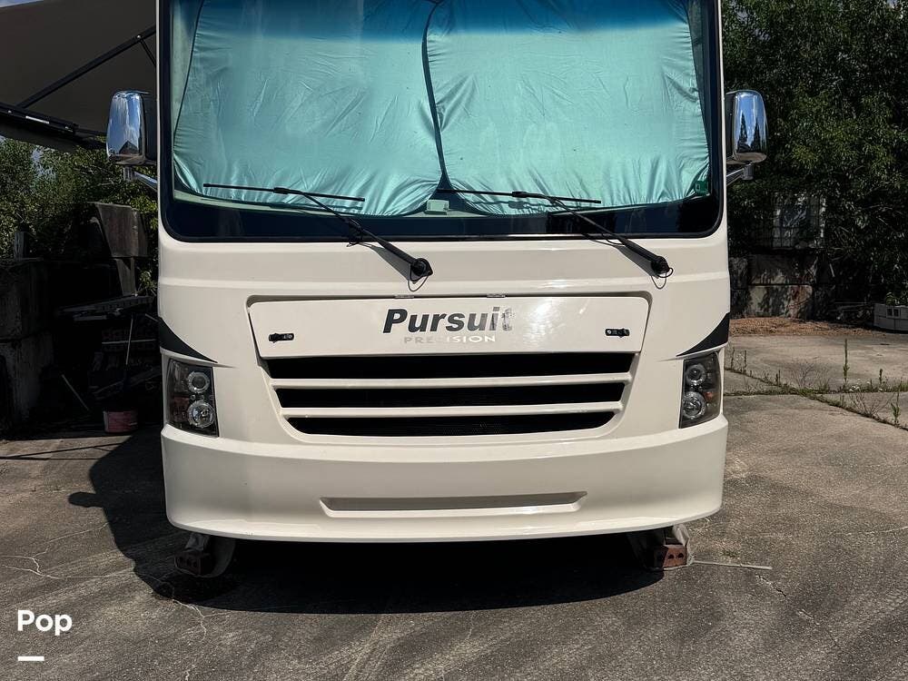 2019 Coachmen Pursuit 29SS - Used Class A For Sale by Pop RVs in Chesapeake, Virginia features Leveling Jacks, Generator, Slideout, Air Conditioning, Awning