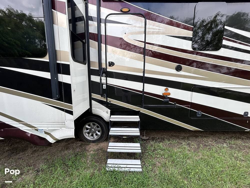 2017 Forest River RiverStone Legacy 38MB - Used Fifth Wheel For Sale by Pop RVs in Weatherford, Texas features Air Conditioning, Leveling Jacks, Awning, Slideout