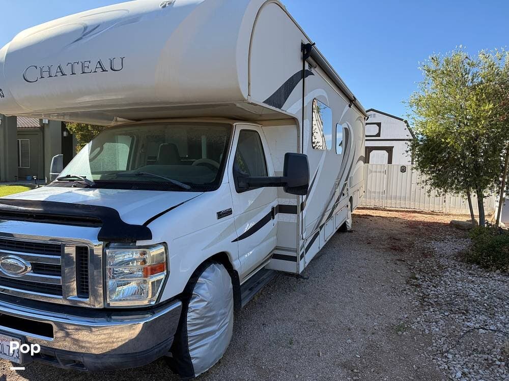 2016 Thor Motor Coach Chateau 31E - Used Class C For Sale by Pop RVs in Kingman, Arizona features Generator, Slideout, Awning, Air Conditioning