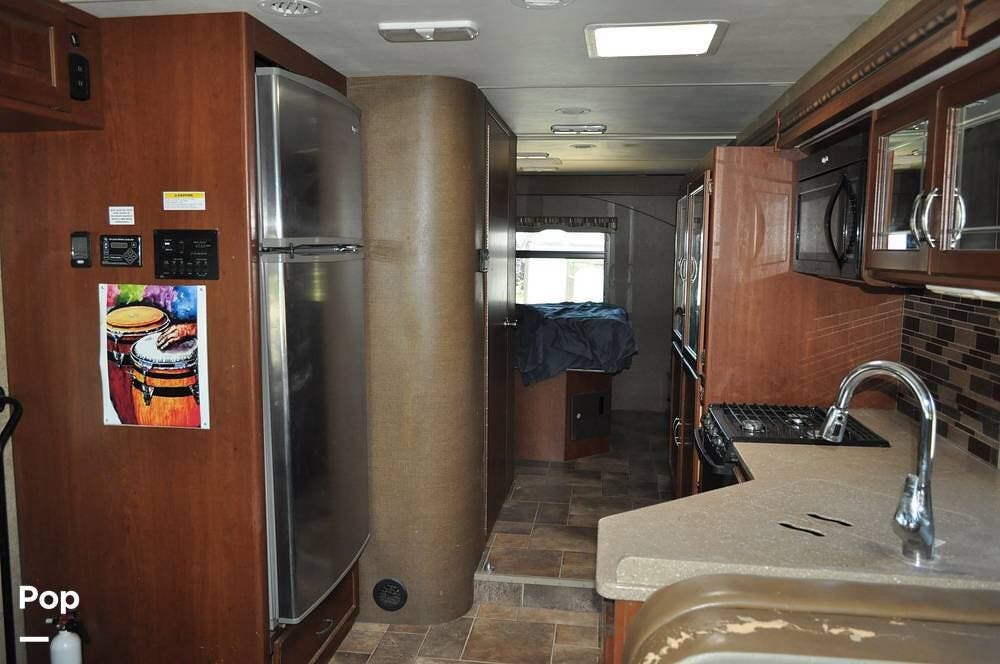 2016 Chateau 31W by Thor Motor Coach from Pop RVs in Kingman, Arizona