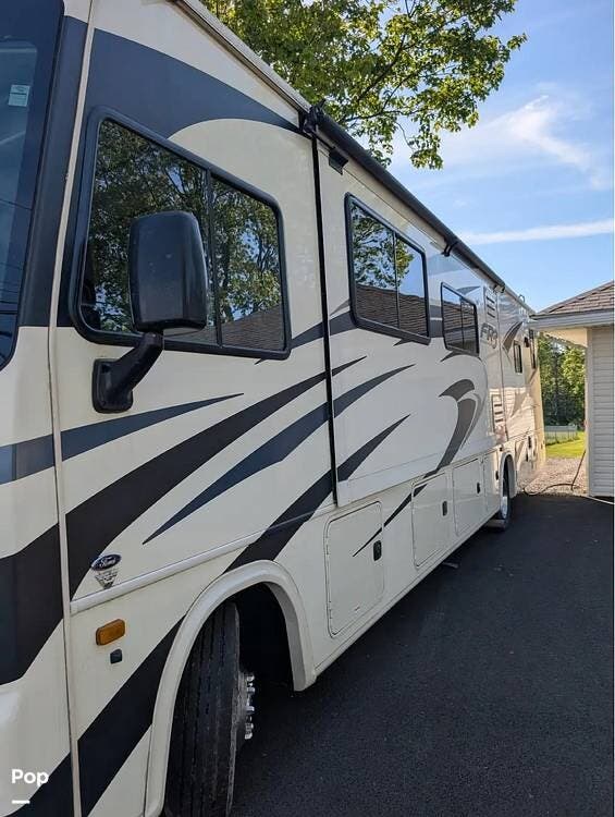 2021 Forest River FR3 34DS - Used Class A For Sale by Pop RVs in Franklin, Pennsylvania features Slideout