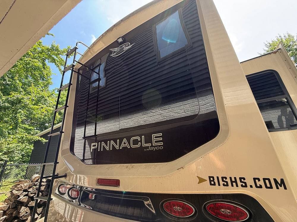 2022 Pinnacle 36SSWS by Jayco from Pop RVs in Bloomingdale, Michigan