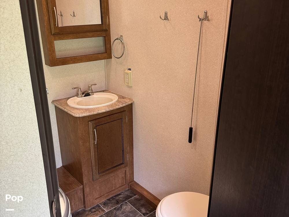 2018 Forest River Shockwave 24RQGMX - Used Toy Hauler For Sale by Pop RVs in Georgetown, Texas