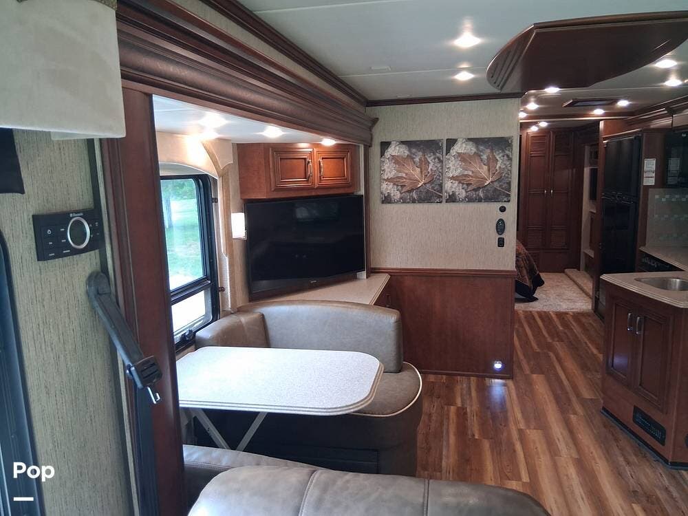 2016 Ventana LE 3436 by Newmar from Pop RVs in Byron, Michigan