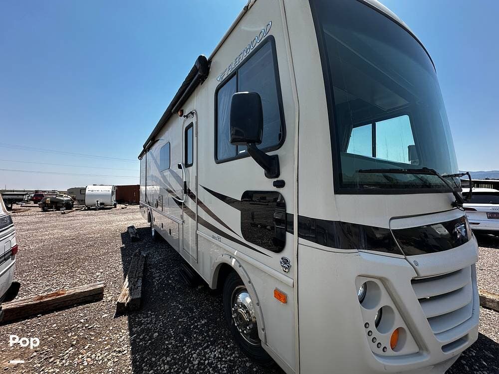 2017 Fleetwood Flair Fleetwood  31W - Used Class A For Sale by Pop RVs in Boulder, Colorado features Awning, Slideout, Air Conditioning, Leveling Jacks, Generator