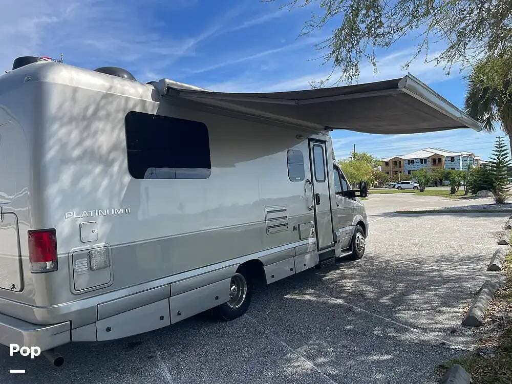 2015 Coach House Platinum II Coach House  241XLSQ - Used Class C For Sale by Pop RVs in Winter Springs, Florida features Air Conditioning, Slideout, Generator, Leveling Jacks, Awning