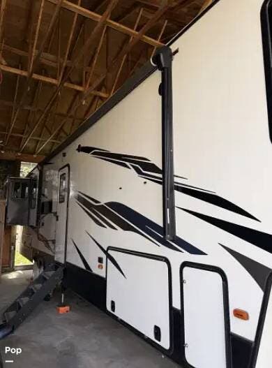 2021 Keystone Montana 3791RD - Used Fifth Wheel For Sale by Pop RVs in Tumwater, Washington features Slideout