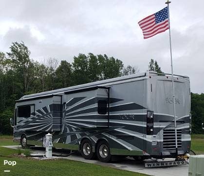 2016 Winnebago Grand Tour 42HL - Used Diesel Pusher For Sale by Pop RVs in Kirtland, Ohio features Awning, Slideout, Leveling Jacks, Generator, Air Conditioning