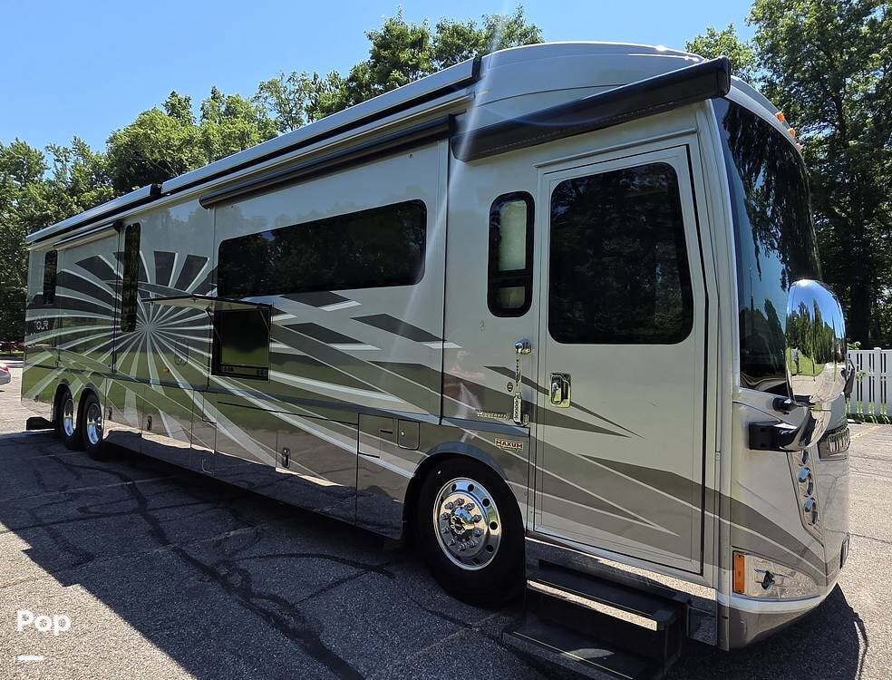 Used 2016 Winnebago Grand Tour 42HL available in Kirtland, Ohio