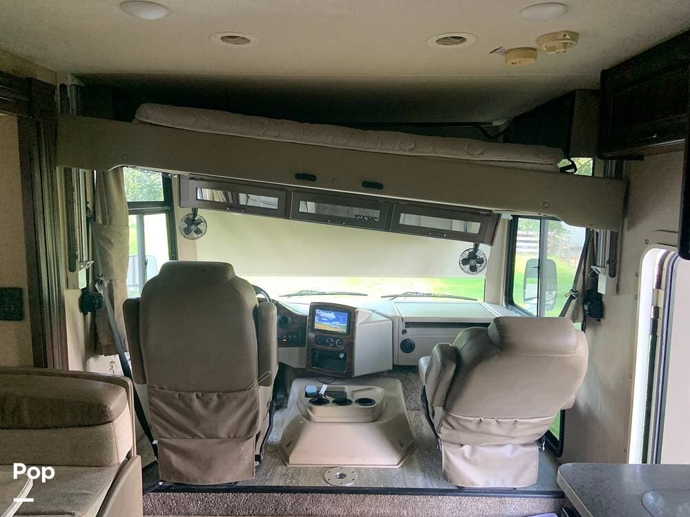 2019 Hurricane 35M by Thor Motor Coach from Pop RVs in Columbia, Kentucky