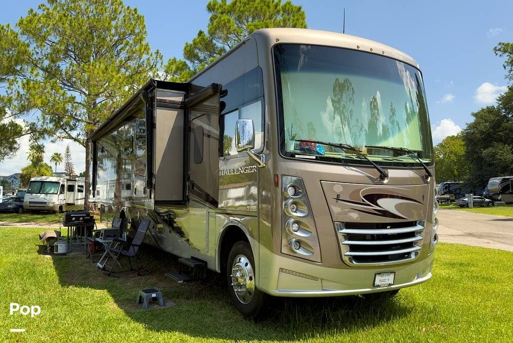 2020 Challenger 37FH by Thor Motor Coach from Pop RVs in Kissimmee, Florida