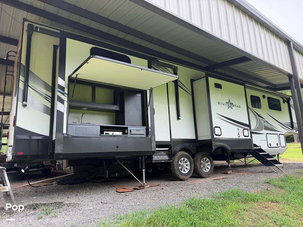2022 Silverstar 395BHS by Highland Ridge from Pop RVs in Diana, Texas