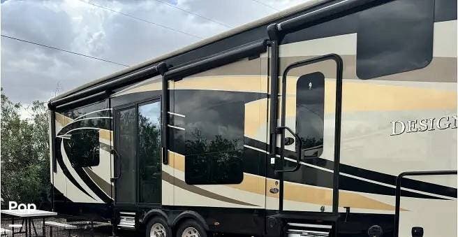 2017 Jayco Designer 39RE - Used Fifth Wheel For Sale by Pop RVs in Phoenix, Arizona features Awning, Slideout