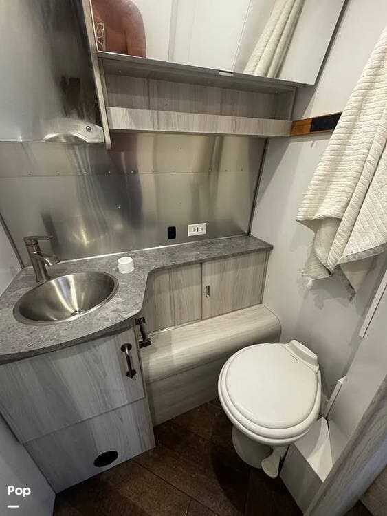 2024 Airstream International 28rb - Used Travel Trailer For Sale by Pop RVs in Fort Myers, Florida