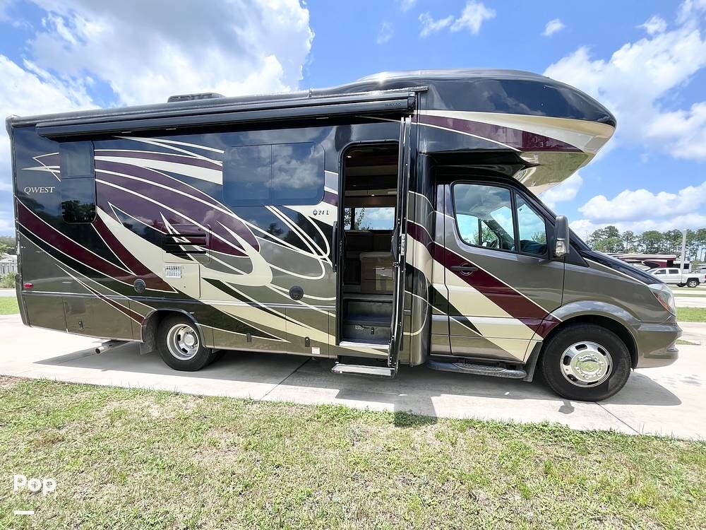 2019 Entegra Coach Qwest 24L - Used Class C For Sale by Pop RVs in Freeport, Florida features Awning, Generator, Leveling Jacks, Air Conditioning