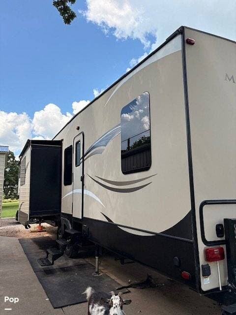 2018 Montana High Country 375FL by Keystone from Pop RVs in Altoona, Kansas