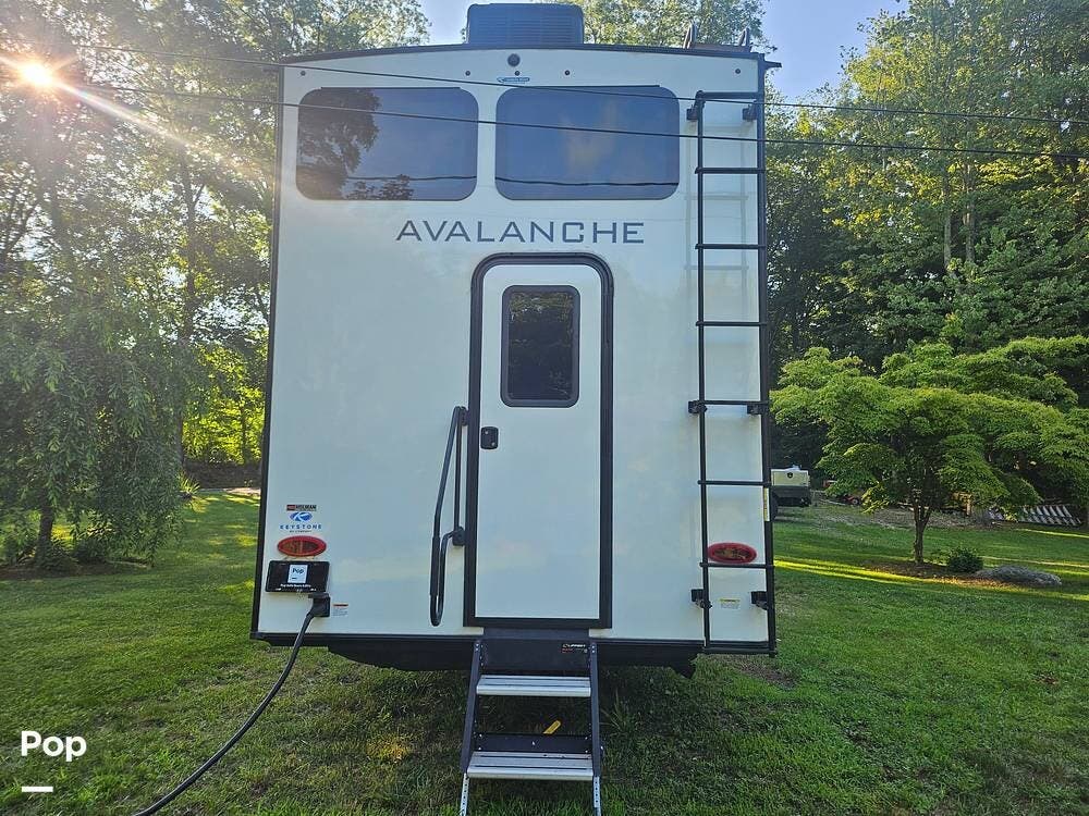 2022 Avalanche 390 DS by Keystone from Pop RVs in Coventry, Connecticut