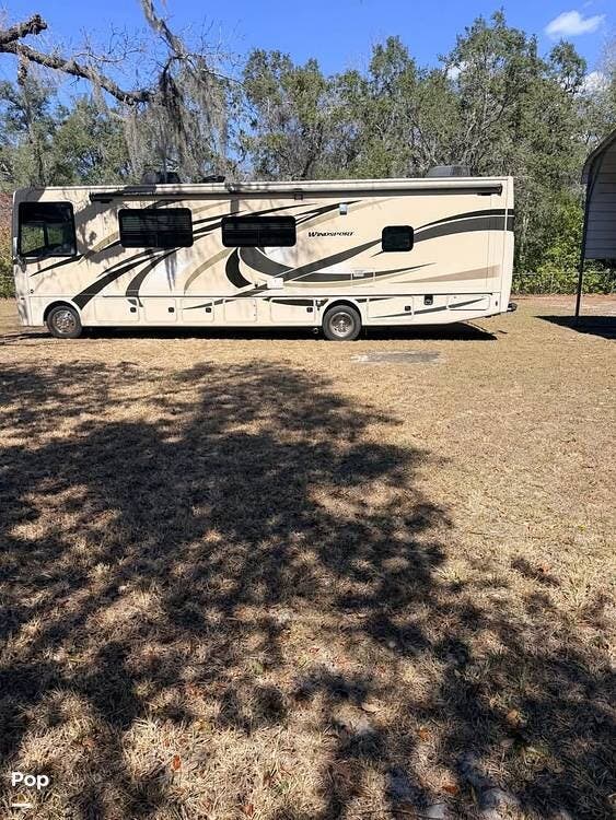2017 Thor Motor Coach Windsport 34F - Used Class A For Sale by Pop RVs in Spring Hill, Florida features Air Conditioning, Generator, Slideout, Leveling Jacks