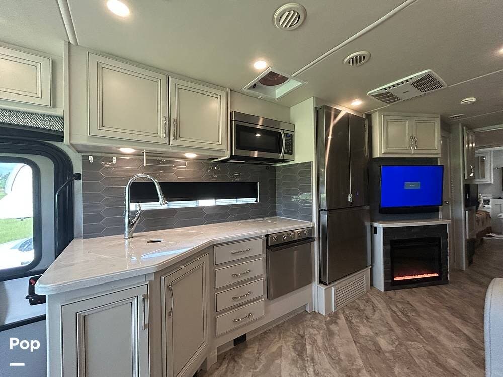 2022 Vacationer 36F by Holiday Rambler from Pop RVs in Chiefland, Florida