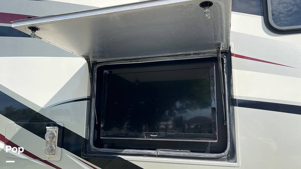 2013 Tiffin Allegro Red 34 QFA - Used Diesel Pusher For Sale by Pop RVs in Saint James City, Florida features Generator, Slideout, Leveling Jacks, Awning, Air Conditioning