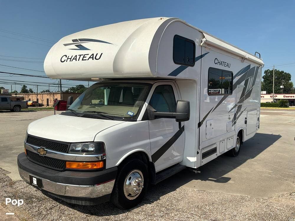 2025 Thor Motor Coach Chateau 24F - Used Class C For Sale by Pop RVs in Houston, Texas features Generator, Leveling Jacks, Awning, Slideout, Air Conditioning