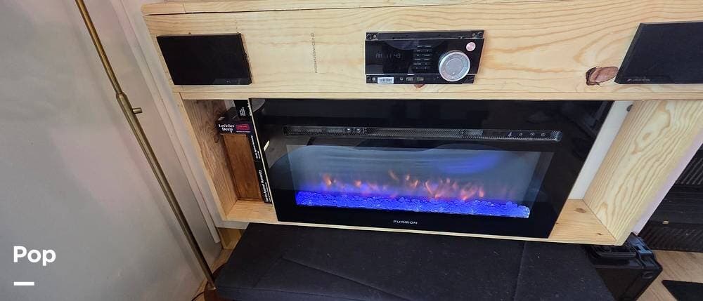 2019 Raptor Suite 426 by Keystone from Pop RVs in Gunter, Texas