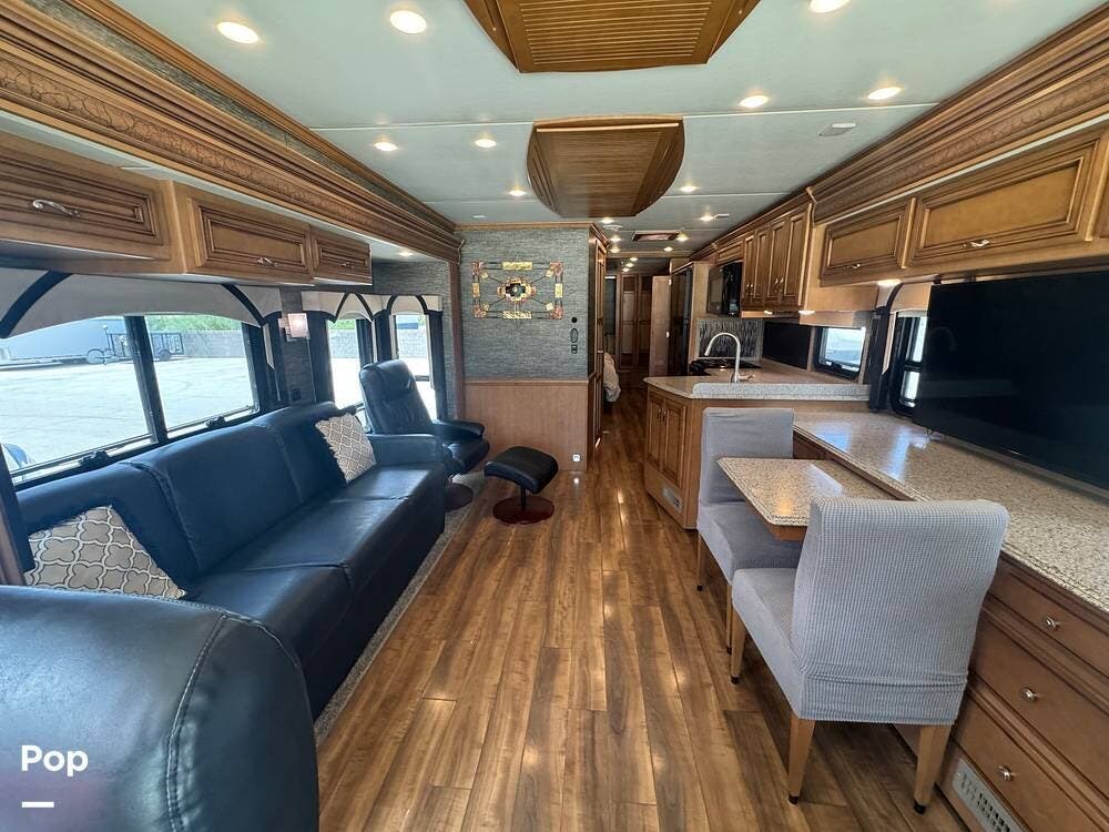 2015 Ventana 3635 by Newmar from Pop RVs in Wickenburg, Arizona