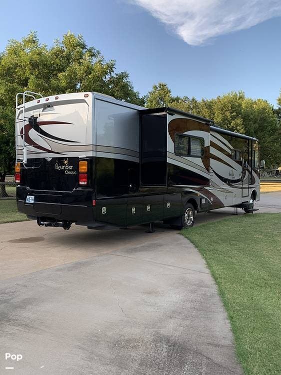 Used 2011 Fleetwood Bounder Classic M-36R Ford available in Daytona Beach, Florida