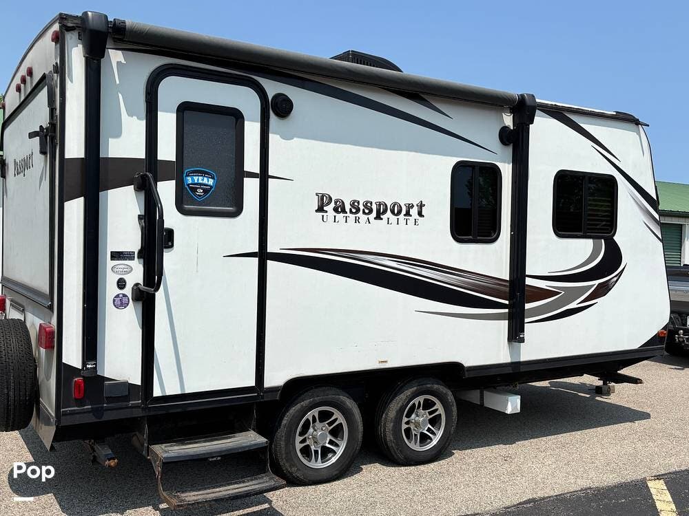 2018 Keystone Passport 171EXP - Used Travel Trailer For Sale by Pop RVs in Beach Park, Illinois features Air Conditioning, Awning