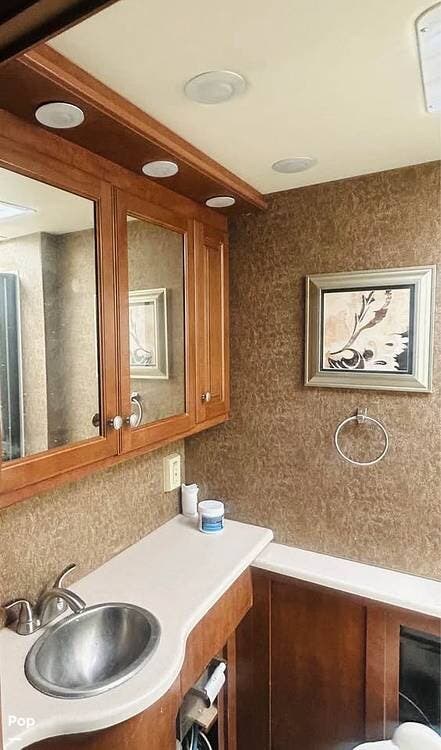 2014 Thor Motor Coach Palazzo 33.3 - Used Diesel Pusher For Sale by Pop RVs in Monument, Colorado features Slideout