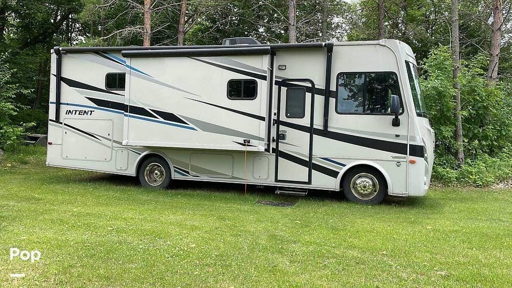 2020 Winnebago Intent 28Y - Used Class A For Sale by Pop RVs in Rochert, Minnesota features Leveling Jacks, Slideout, Awning, Air Conditioning, Generator