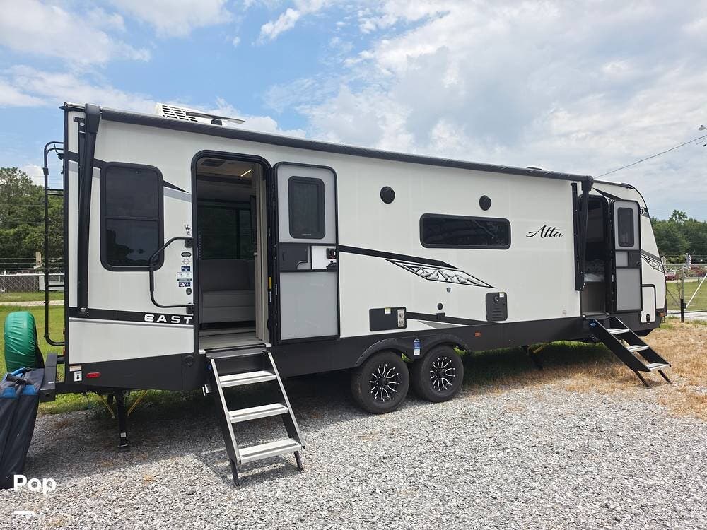 2026 East to West Alta 2850KRL - Used Travel Trailer For Sale by Pop RVs in Long Beach, Mississippi features Air Conditioning, Slideout, Leveling Jacks, Awning
