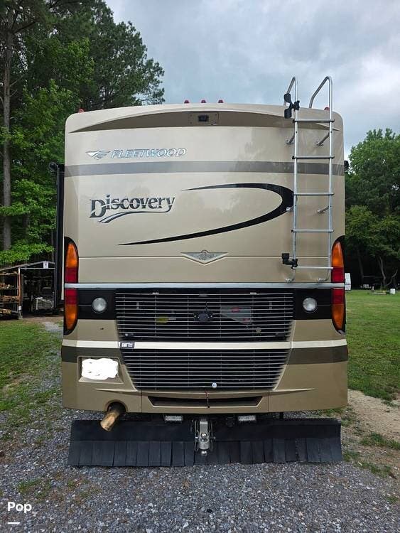 2005 Discovery 39L by Fleetwood from Pop RVs in Goldsboro, Maryland