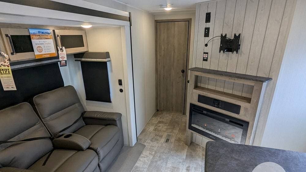 2025 Forest River Puma 32BHQS - Used Travel Trailer For Sale by Pop RVs in Mount Pleasant, Michigan features Slideout