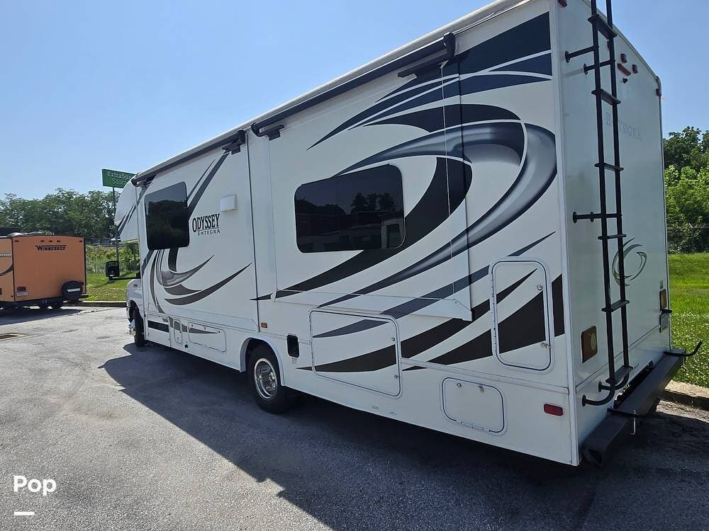 2022 Odyssey 27U by Entegra Coach from Pop RVs in Downingtown, Pennsylvania