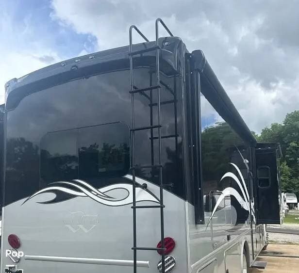 2022 Nexus Wraith 33W - Used Super C For Sale by Pop RVs in Sand Springs, Oklahoma features Slideout