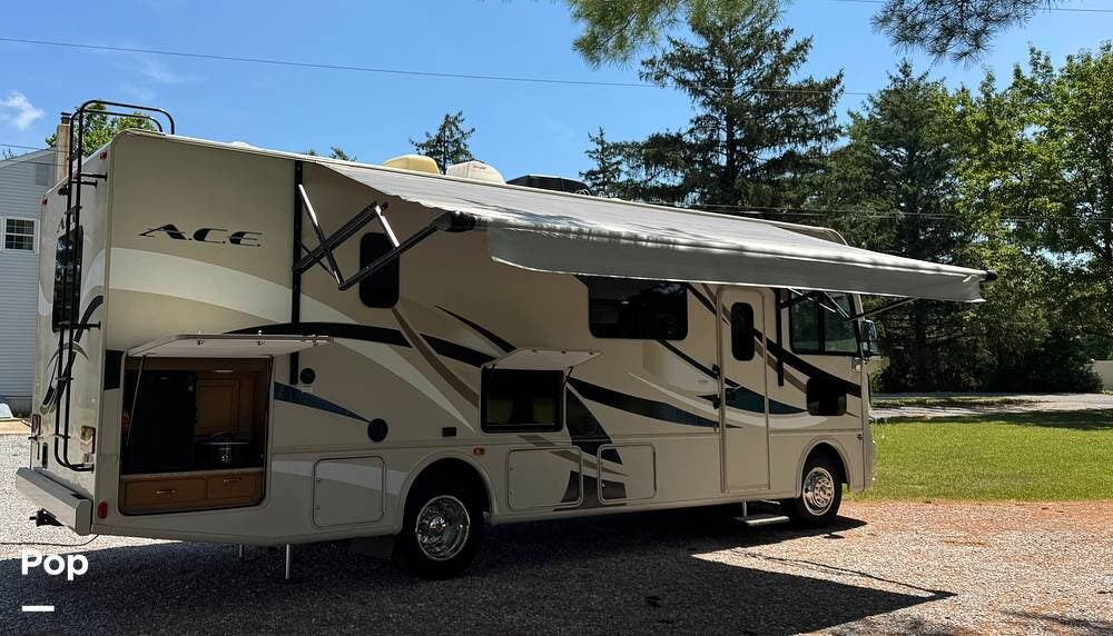 2015 A.C.E. 29.3 by Thor Motor Coach from Pop RVs in Egg Harbor City, New Jersey