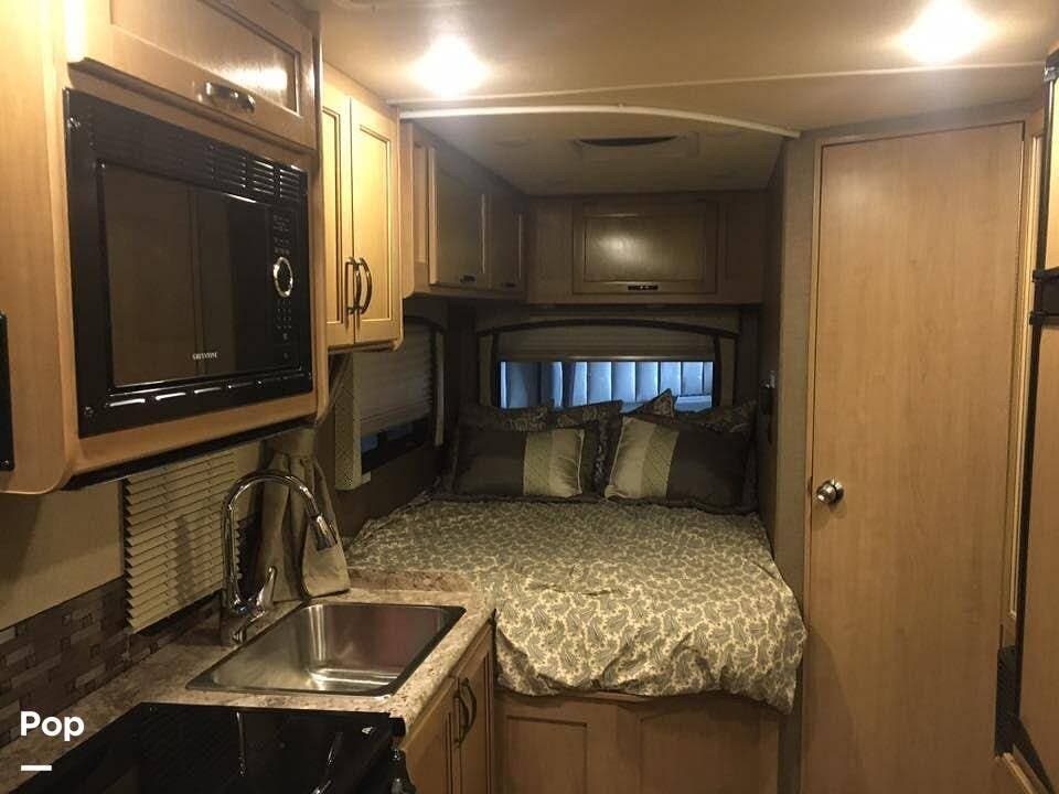 2018 Thor Motor Coach Chateau 23U - Used Class C For Sale by Pop RVs in Huntsville, Alabama