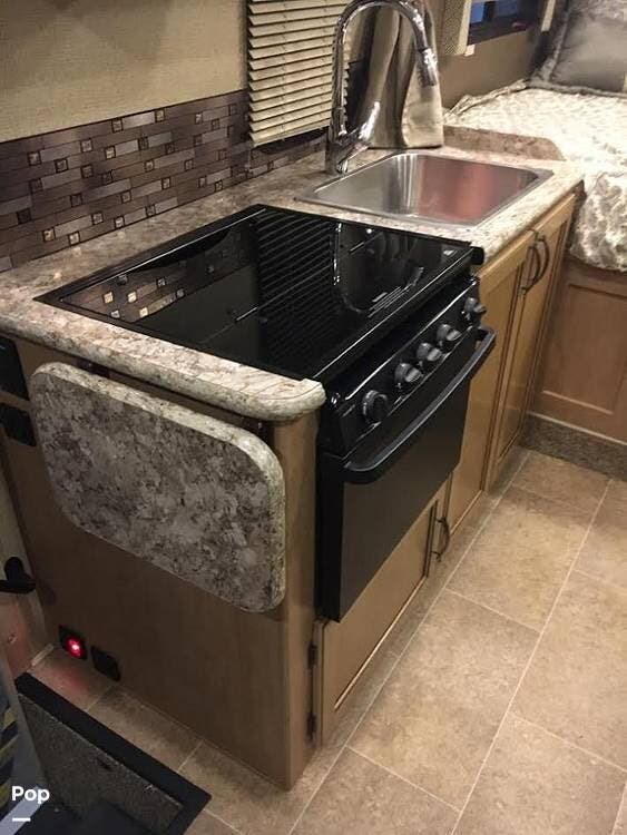 2018 Thor Motor Coach Chateau 23U - Used Class C For Sale by Pop RVs in Huntsville, Alabama