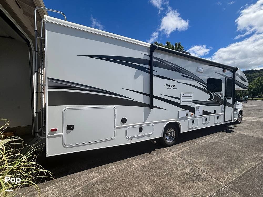 2019 Jayco Greyhawk 29MV - Used Class C For Sale by Pop RVs in Longview, Washington features Leveling Jacks, Generator, Awning, Air Conditioning, Slideout