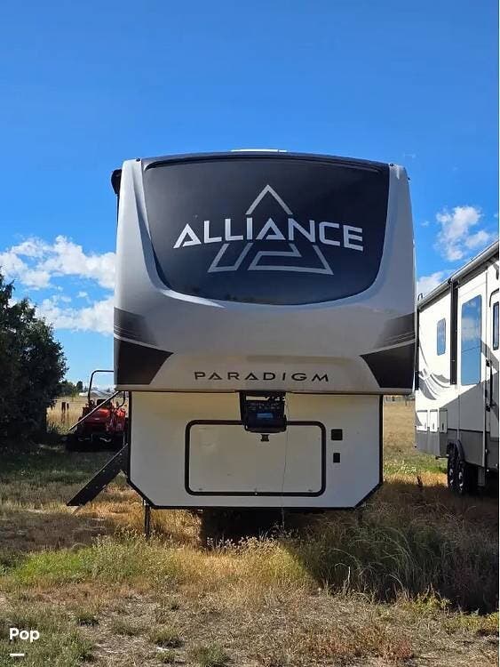 2023 Alliance RV Paradigm 310RL - Used Fifth Wheel For Sale by Pop RVs in Strasburg, Colorado features Slideout