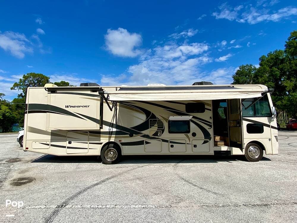 Used 2015 Thor Motor Coach Windsport 34E available in Winter Haven, Florida
