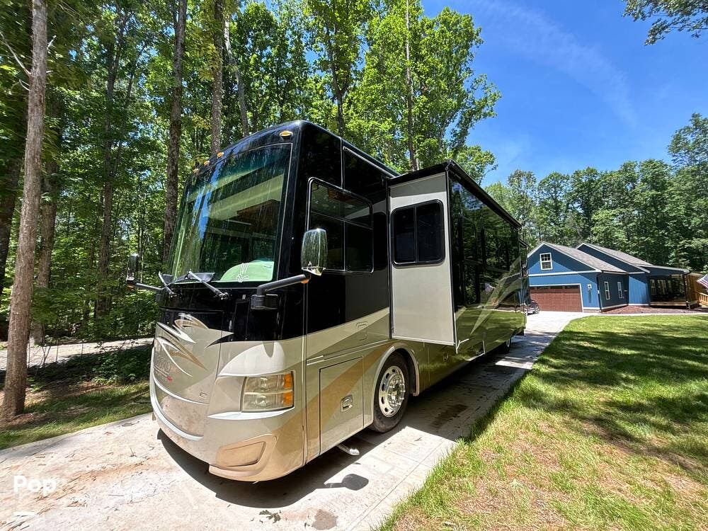 2013 Tiffin Allegro Red 38QRA - Used Diesel Pusher For Sale by Pop RVs in York, South Carolina features Slideout