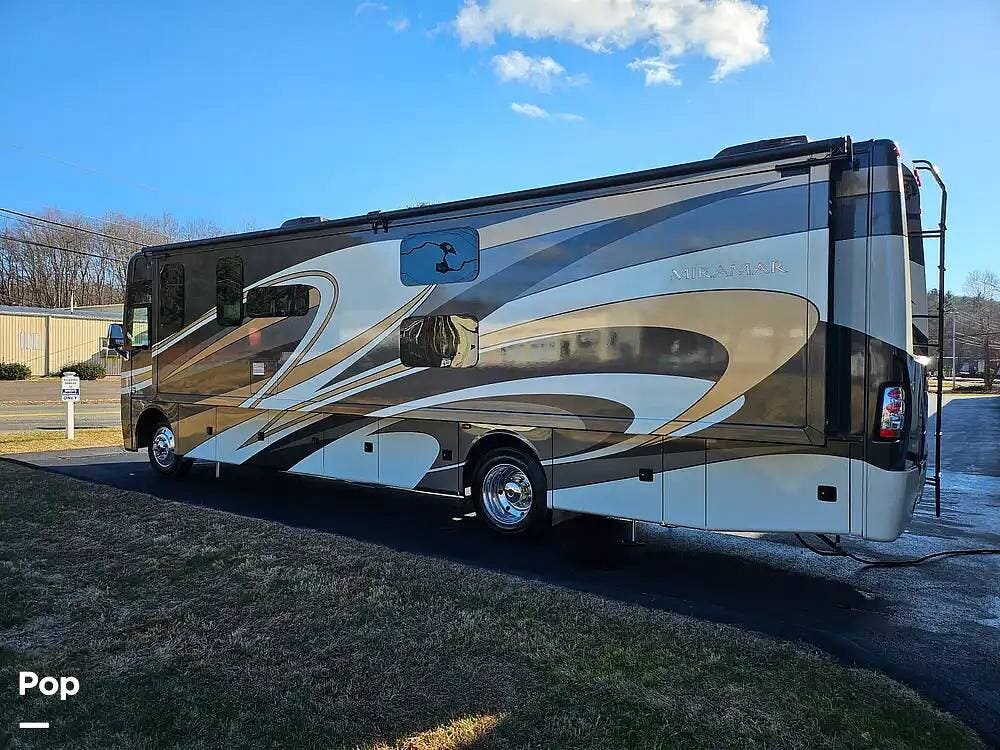 2016 Thor Motor Coach Miramar 34.3 - Used Class A For Sale by Pop RVs in Tolland, Connecticut features Generator, Slideout, Leveling Jacks, Air Conditioning